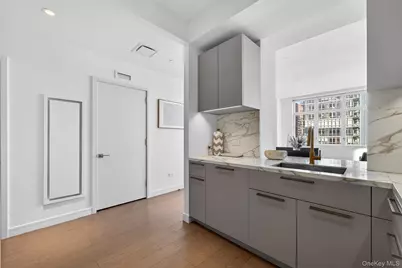 305 E 51st Street, New York, NY 10022 - Photo 12