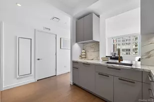 305 E 51st St, New York, NY 10022 - Photo 12