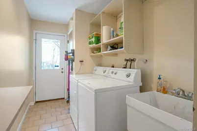 637 Long Hill Road W, Briarcliff Manor, NY 10510 - Photo 34