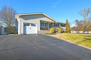 534 Hyman Ave, West Islip, NY 11795 - Photo 2