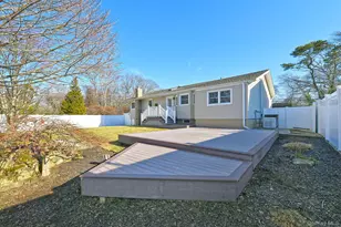 534 Hyman Ave, West Islip, NY 11795 - Photo 26