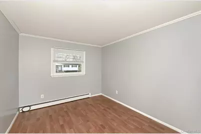 534 Hyman Avenue, West Islip, NY 11795 - Photo 16