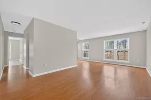 111 Cartwheel Ct, Washingtonville, NY 10992 - Photo 2