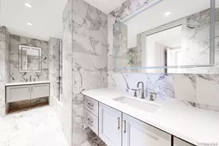 641 5th Ave, New York, NY 10022 - Photo 14