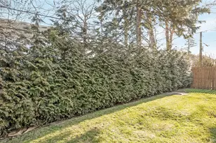 85-19 212th St, Hollis, NY 11427 - Photo 8