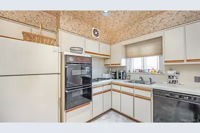 85-19 212th Street, Hollis, NY 11427 - Photo 16