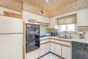 85-19 212th St, Hollis, NY 11427 - Photo 16