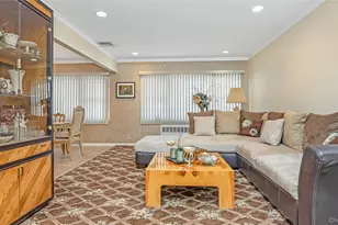 85-19 212th St, Hollis, NY 11427 - Photo 10