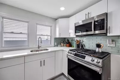 98 1st Avenue, East Rockaway, NY 11518 - Photo 18