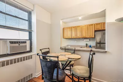 67-35 Yellowstone Blvd #7N, Forest Hills, NY 11375 - Photo 6
