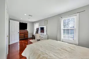 8 Madison Ave, Glen Cove, NY 11542 - Photo 12