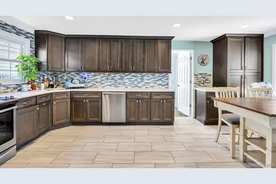 8 Madison Avenue, Glen Cove, NY 11542 - Photo 8