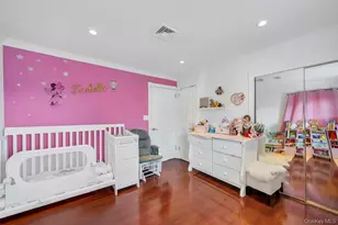 8 Madison Ave, Glen Cove, NY 11542 - Photo 14