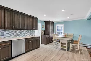 8 Madison Ave, Glen Cove, NY 11542 - Photo 6