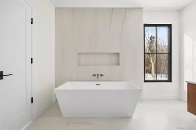 115 Weeks Drive, Dix Hills, NY 11746 - Photo 36