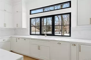 115 Weeks Dr, Dix Hills, NY 11746 - Photo 18