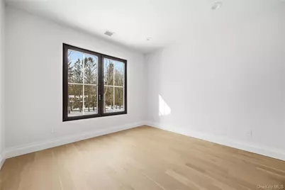 115 Weeks Drive, Dix Hills, NY 11746 - Photo 38