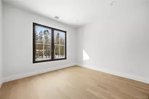 115 Weeks Dr, Dix Hills, NY 11746 - Photo 38