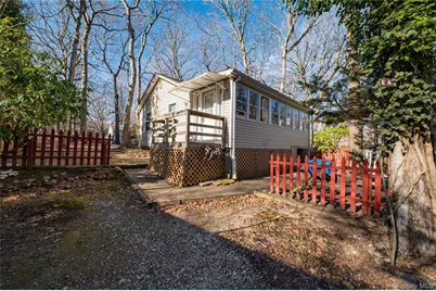 9 East Way Path, Calverton, NY 11933 - Photo 20