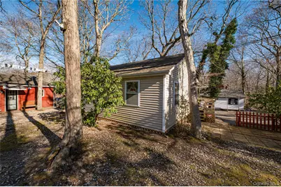 9 East Way Path, Calverton, NY 11933 - Photo 18