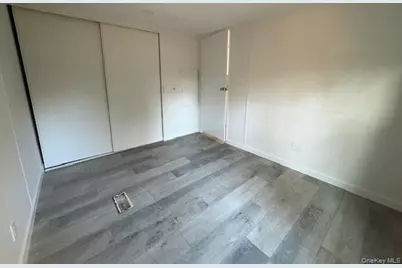 525/D17 Riverleigh, Riverhead, NY 11901 - Photo 4