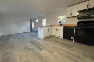 525/D17 Riverleigh, Riverhead, NY 11901 - Photo 2