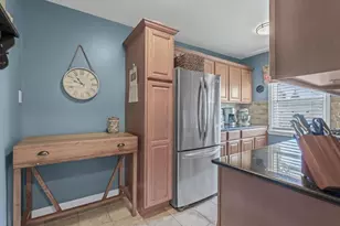 71-42 Little Neck Pkwy, Floral Park, NY 11004 - Photo 12