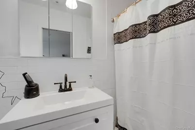 22 Channing Place #G, Eastchester, NY 10709 - Photo 16