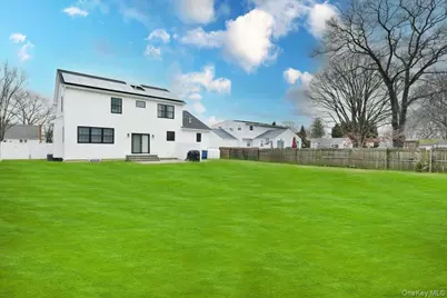 551 Grand Avenue, Lindenhurst, NY 11757 - Photo 38