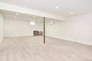 551 Grand Ave, Lindenhurst, NY 11757 - Photo 32