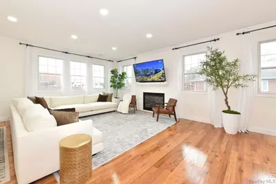 551 Grand Avenue, Lindenhurst, NY 11757 - Photo 18