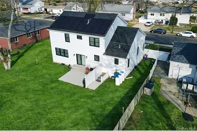 551 Grand Avenue, Lindenhurst, NY 11757 - Photo 2