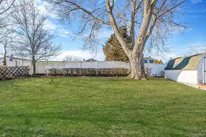 28 Pamela Lane, Selden, NY 11784 - Photo 30