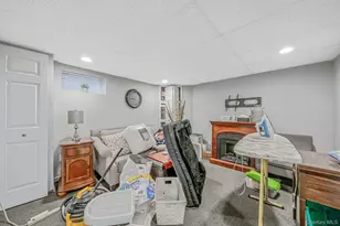 28 Pamela Ln, Selden, NY 11784 - Photo 20