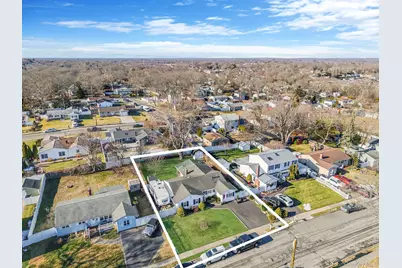 28 Pamela Lane, Selden, NY 11784 - Photo 34