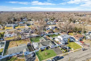 28 Pamela Ln, Selden, NY 11784 - Photo 32