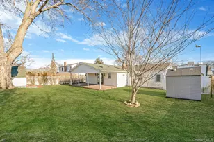 28 Pamela Ln, Selden, NY 11784 - Photo 28