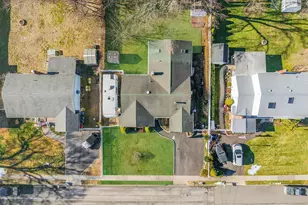 28 Pamela Ln, Selden, NY 11784 - Photo 38