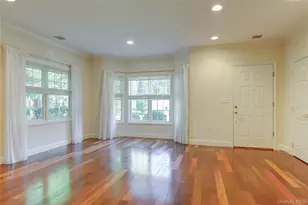 115 Pond View Dr, Port Washington, NY 11050 - Photo 4