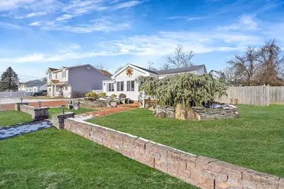 15 18th Avenue, Bay Shore, NY 11706 - Photo 2