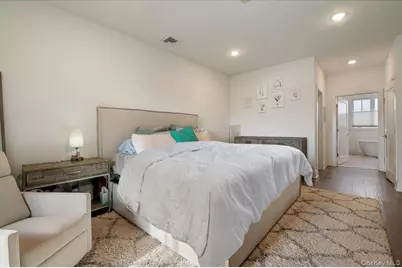 422 Marina Pointe Drive #422, East Rockaway, NY 11518 - Photo 14