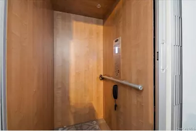 422 Marina Pointe Drive #422, East Rockaway, NY 11518 - Photo 18