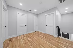 16 Laurel Ave, Hempstead, NY 11550 - Photo 14