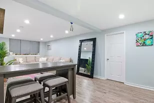 52 Brompton Rd, Great Neck, NY 11021 - Photo 6