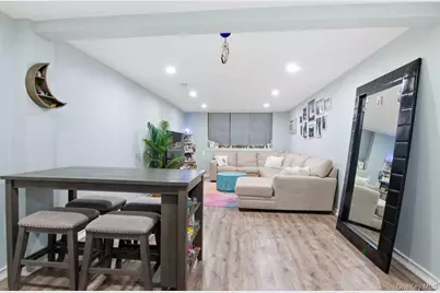 52 Brompton Road #52, Great Neck, NY 11021 - Photo 4