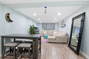 52 Brompton Rd, Great Neck, NY 11021 - Photo 4