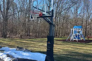 82 Lakeview Dr, Manorville, NY 11949 - Photo 24