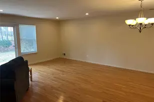 82 Lakeview Dr, Manorville, NY 11949 - Photo 4