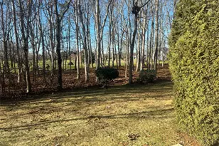 82 Lakeview Dr, Manorville, NY 11949 - Photo 16