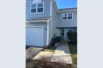 82 Lakeview Drive, Manorville, NY 11949 - Photo 2